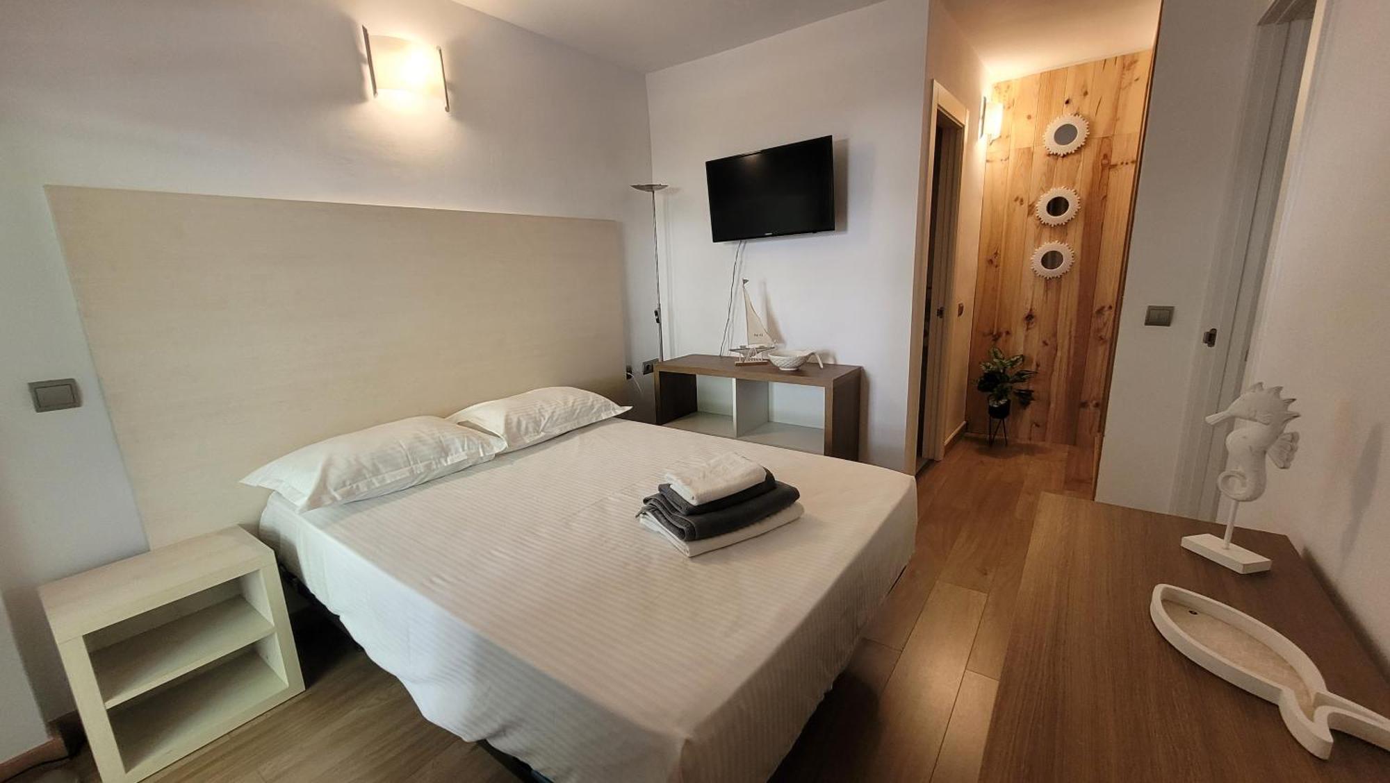Platan Apartment Салоу Екстериор снимка
